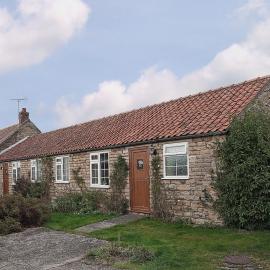 Pear Tree Farm Cottages - Rchm38: Ebberston şehrinde bir otel