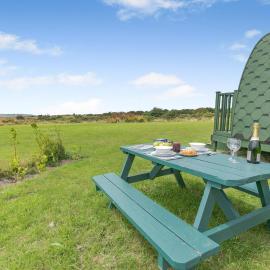 1 Bed in Four Lanes oc-s32768, hotel in Carnbrea