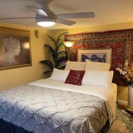 Cozy room in house at Airport & Highway