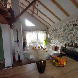 Charming Eco-House in Belica Western Macedonia, Hotel in Kičevo