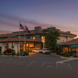 Rogue Regency Inn Medford Airport, hôtel à Medford