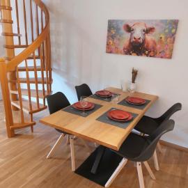 Maisonette-Ferienwohnung für bis zu 4 Personen, hotel in Oberried