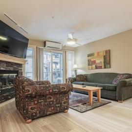Cozy 2BR-5BD Suite - Mountain Views - Htd Parking