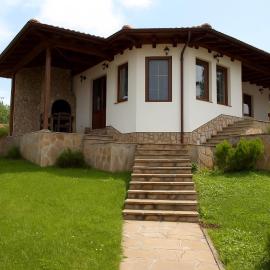 Complex Ristanite, hotel u gradu 'Elena'