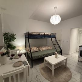 Cologne 20 min Tram 1 min, Top City Apartment, hotel a Niederdorla