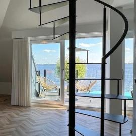 Lake House 10 - 4 Person Lake view apartment!, Hotel in Offingawier