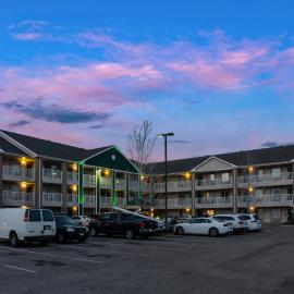 HomeTowne Studios by Red Roof Denver - Airport/Aurora, hotel v destinaci Aurora