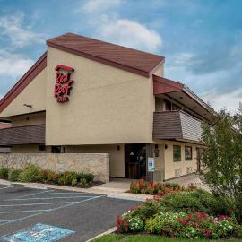 Red Roof Inn Mt Laurel, хотел в Маунт Лорел