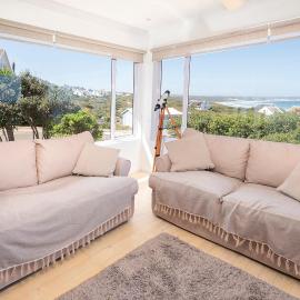 Leef op Hoop, hotel a Boggomsbaai