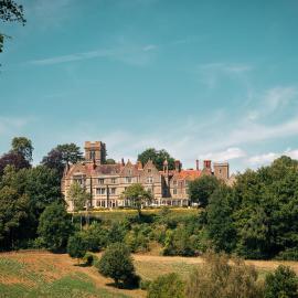 Nutfield Priory Hotel & Spa, hotel di Redhill