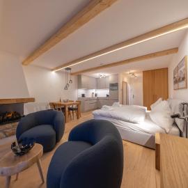 New Exclusive Studio with eFireplace, Pool & Sauna