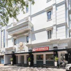 Rawabokor Dua에 위치한 호텔 Wyneth Hotel Airport