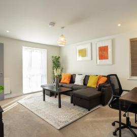 Modern - 3 Bedroom House in Nottingham