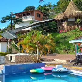 Finca y Chalet MA
