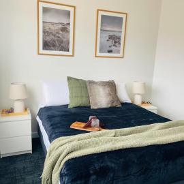 The Riverbank Suites, Central, New, Facilities, מלון בCollie