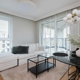 Elegant Apartment with Parking Space and Balcony by Noclegi Renters, hotel en Gdynia
