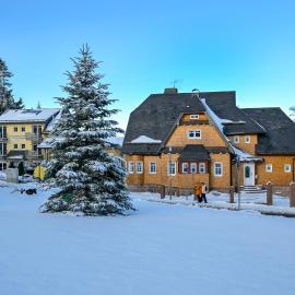 Hotel Waldschlösschen und Spezialitätenrestaurant, hotel i Oberhof