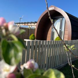 Mill House Farm Pods- Jackdaws Den, hotell i Pilling