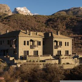Oreno Mountain Retreat Hotel、トセペロヴォンのホテル