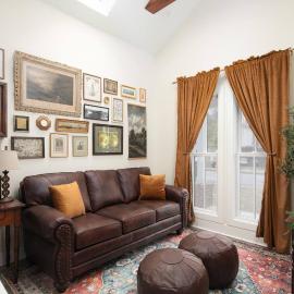 Quaint Cottage in DTown Lex, 15 mins to Horse Park, hotel a Lexington