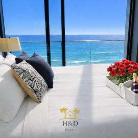 Ocean View Luxury Condo Oceanfront and Pool, hotel in San Diego