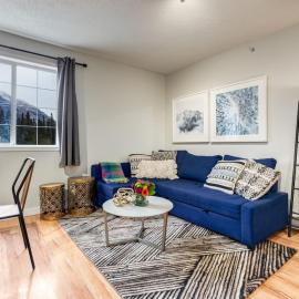 Delightful 2BR Mountain Escape in Canmore