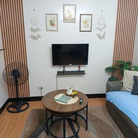 Chic Haven Home away from home, hotel em Imus