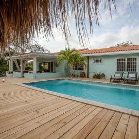 Paradijselijke villa met prive zwembad, palapa, tropische tuin en rondom privacy, hotel in Grote Berg