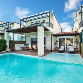 Sunny Exclusive Dio, hotelli kohteessa Chaniotis