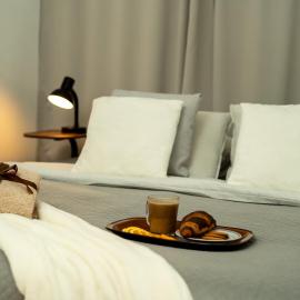 Spacious 2 bedroom Apartment in Warsaw Centre, Fast Wi-Fi, Self Check In, Family & Work Friendly