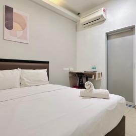 103 1B1B Nusa Bestari-Near Bkt Indah Riverview Inn, hotel in Johor Bahru