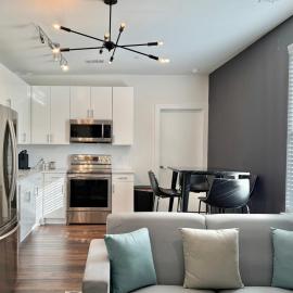 Luxury 4Beds 3Baths 2Balcony Penthouse 542Blvd, hotel ad Atlanta