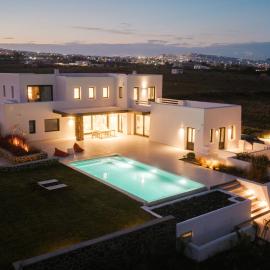 Santorini Vinery Mansion، فندق في Éxo Goniá