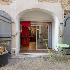 Studio NEW YORK, hotel em Alignan-du-Vent