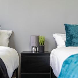 Spacious 2-Bed Apartment in Birmingham Parking Included