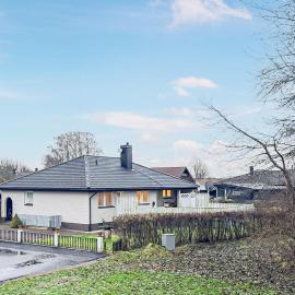 5 Bedroom Nice Home In Motala, hotel u gradu 'Motala'