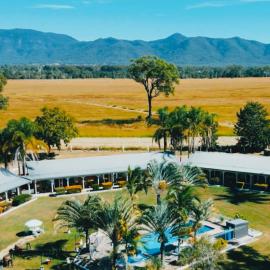 Koorawatha Homestead Motel, hotel a Bororen
