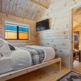 Cozy ski cabin #1, Hot Tub , 2 bedroom