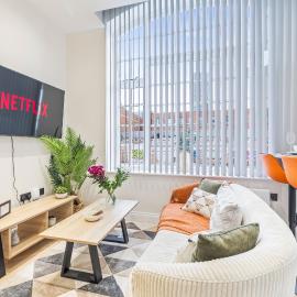 Central Jewellery Quarter 2 Bedroom Apartment with Workspace, Hotel in Birmingham