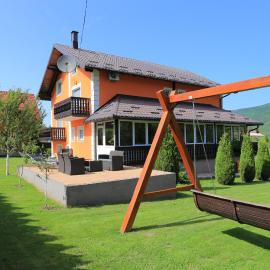 Apartments and rooms with parking space Vranovaca, Plitvice - 17428, hotel in Korenica