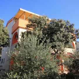 Apartments with parking space Mandre, Pag - 9354, hotel em Kolan