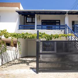 Bela e Aconchegante, hotel in Bombinhas