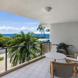 Unit 3 21 Park Generous and Comfortable Beachside Abode