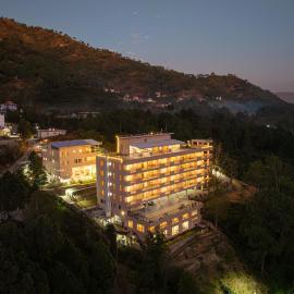 Better Life Homes - For active seniors above 50 years, hotel in Barog