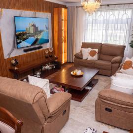 Hazel's Condo-Luxury 3 Bedroom – hotel w mieście Nakuru
