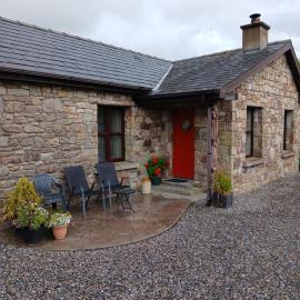 Cosy cottage with amazing views of the Galtees, hotel in Tipperary
