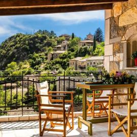 Stemnitsa Stone Residence - Comfy Mountain Getaway, hotel u gradu Stemnica