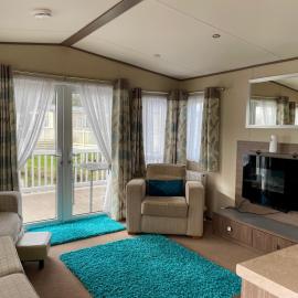 Lake Front 2 Bed Caravan, South Cerney, hotel a Cirencester