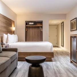 Atrium Hotel Vancouver，溫哥華的飯店