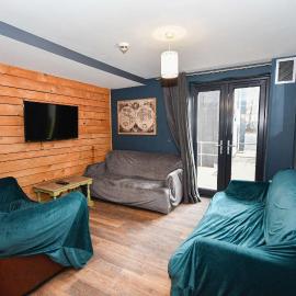 Spacious 7 Bedroom Budget Apartment in Headingley, hotel a Headingley